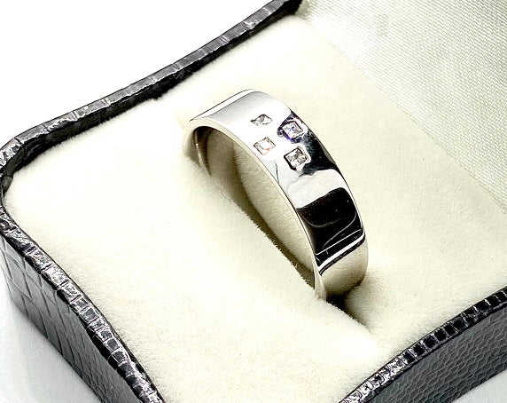 950 Platinum & 0.08 CTW Diamond Gents Ring  G-H/Si - Pobjoy Diamonds