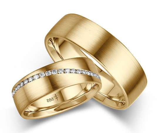 18K Gold His & Hers Diamond Flat Court Wedding Ring Set - Pobjoy Diamonds